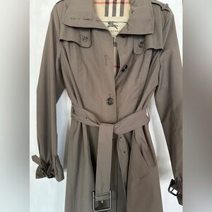 Burberry Kensington Heritage Trench Coat